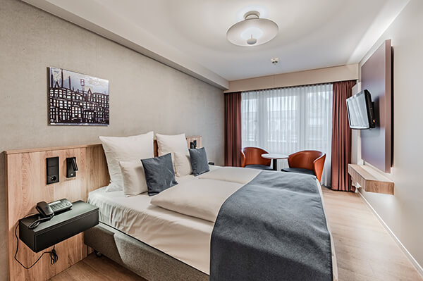 AH-Zimmer mit Queen-Size-Bett