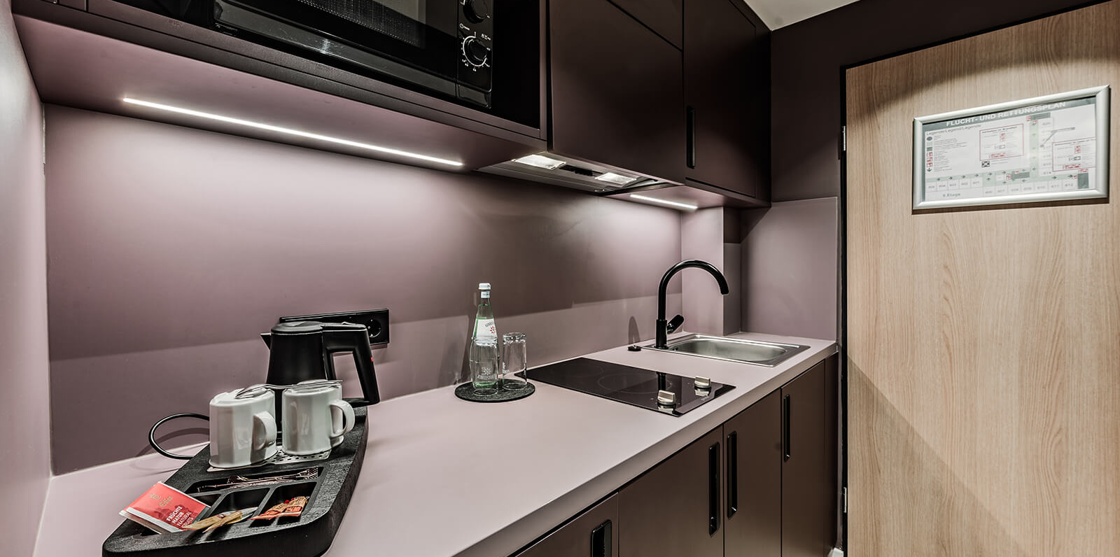 AH mit Queensize-Bett